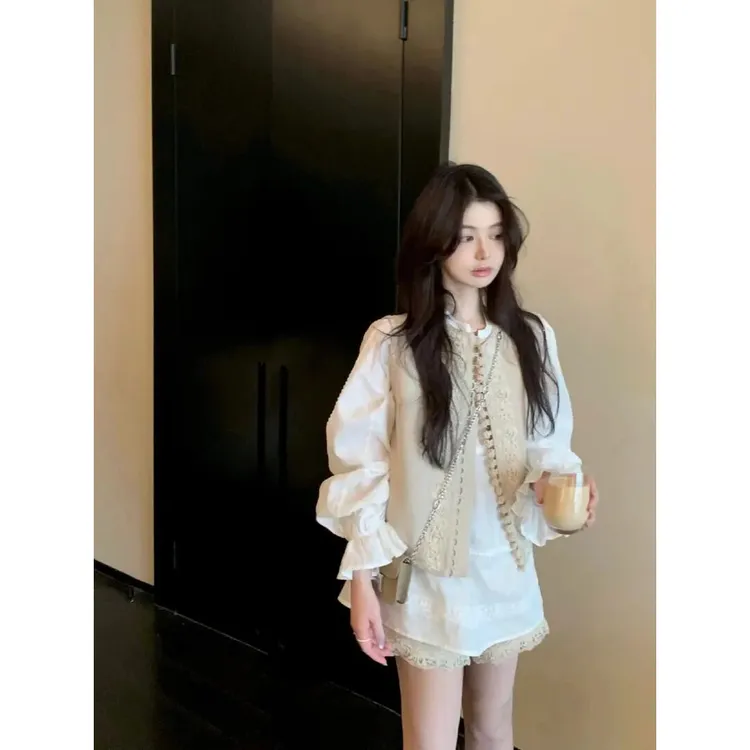 纯欲慵懒风女装甜美可爱老钱松弛女装洋气衬衫马甲气质短裤套装