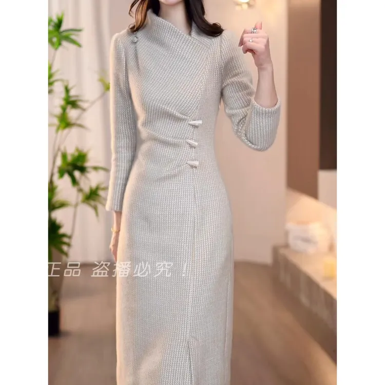 设计感气质收腰轻奢连衣裙2025秋冬季新款遮肉显瘦减龄中长款裙子