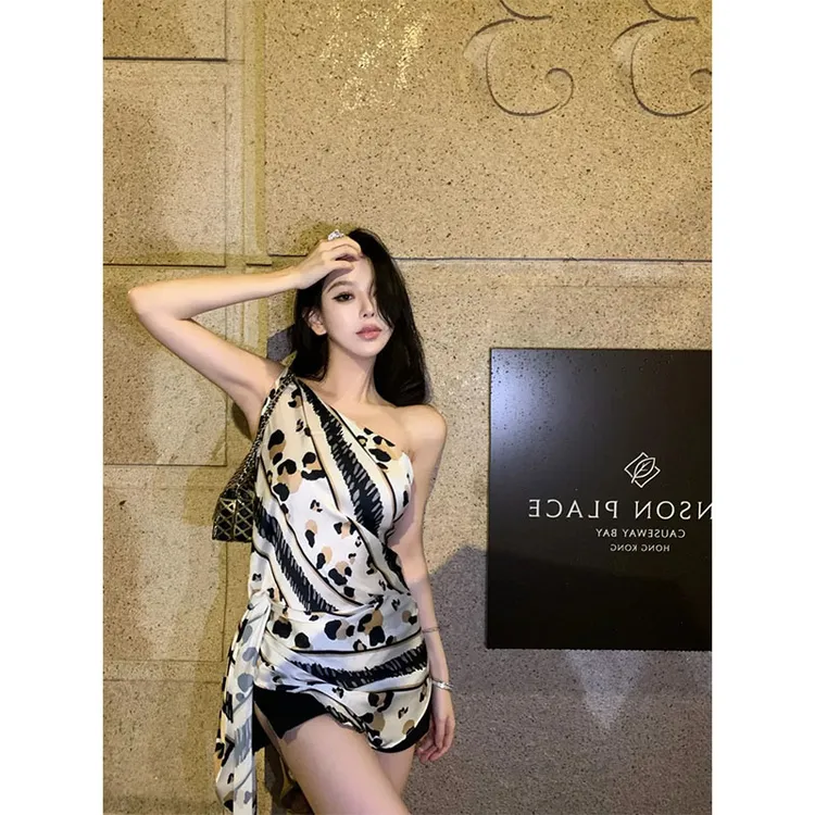 韩系纯欲慵懒风女装设计感露肩上衣辣妹高腰开叉显瘦裙裤两件套潮