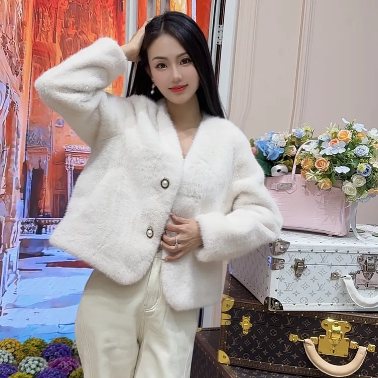 【皮毛一体】8823秋冬爆款V领加厚环保毛绒上衣气质显瘦小香风外套