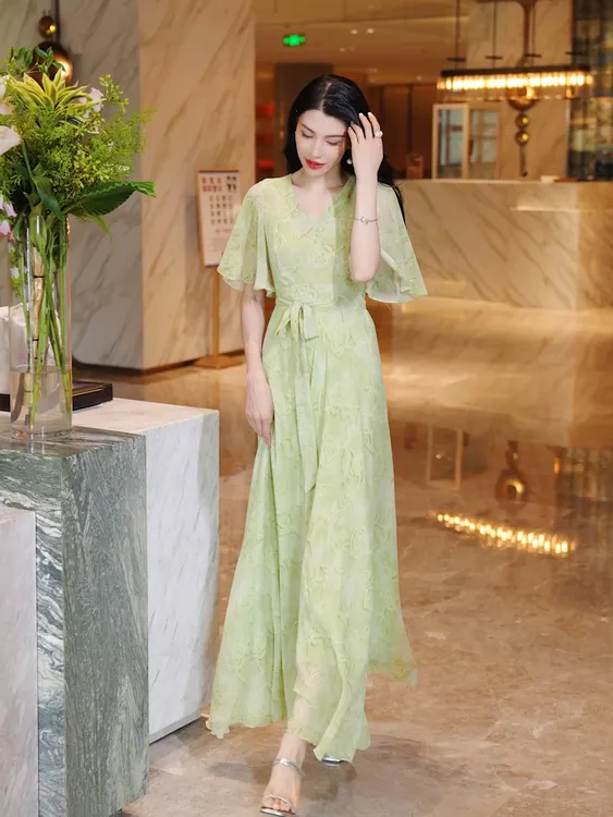 清新黄绿色夏季不褪色常规短袖连衣裙大方得体气质女装轻奢长款裙