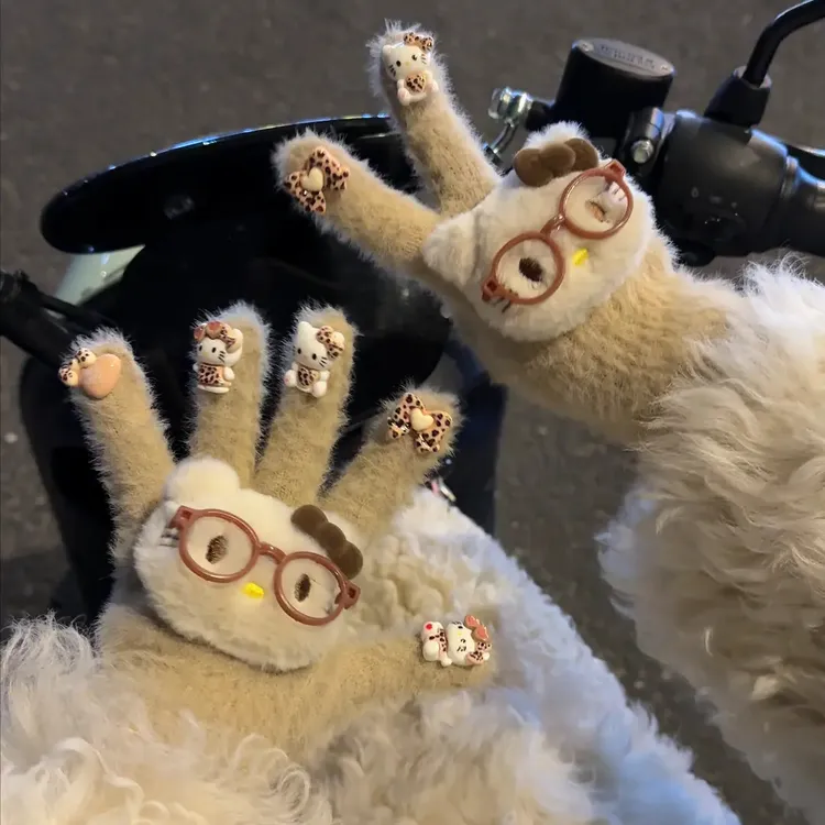 新款可爱卡通猫奶呼呼毛茸茸猫咪手套秋冬季保暖学生户外骑行手套