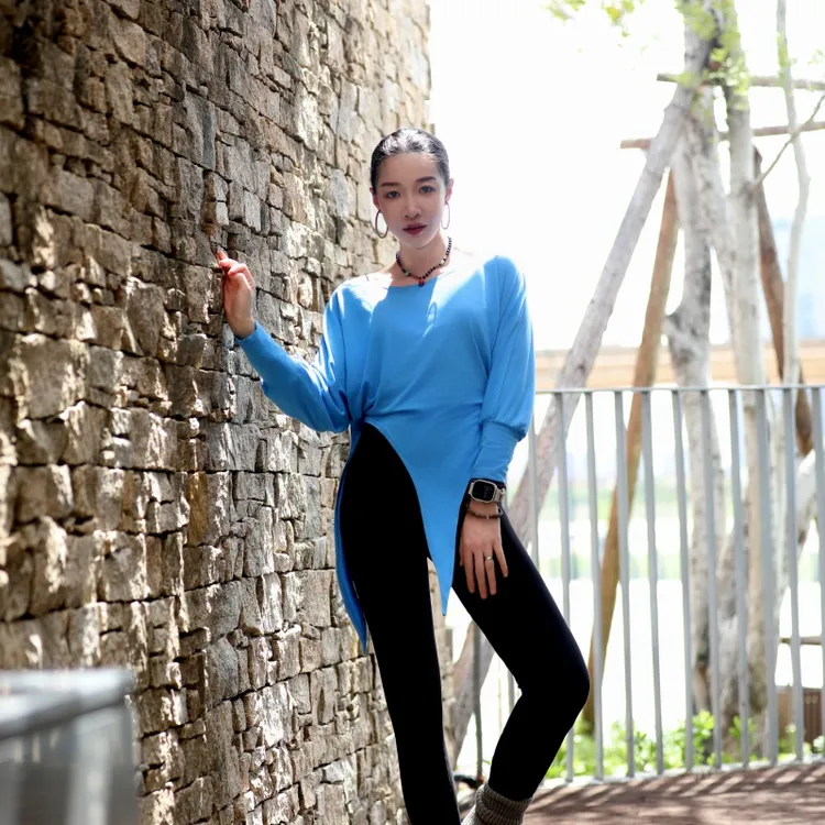 纪小白【塑我】不规则T恤纯色女士长袖蝴蝶袖莫代尔上衣瑜伽肚皮舞
