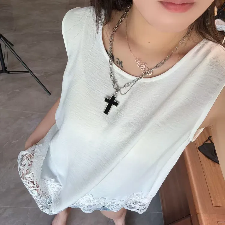 8512 蕾丝拼接上衣