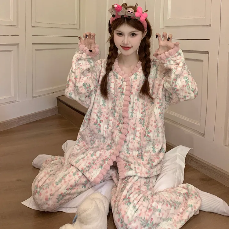 珊瑚绒睡衣女款冬季加绒加厚新款甜美花朵秋冬款法兰绒家居服套装