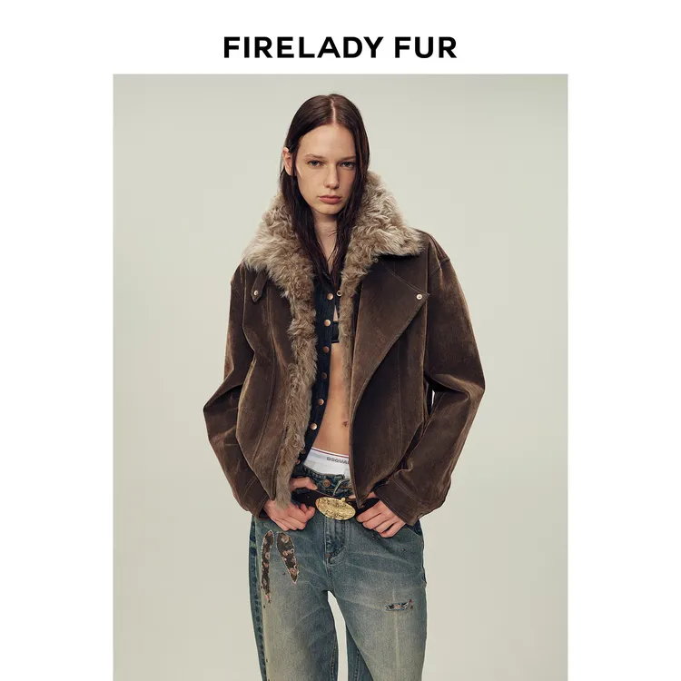 付智恩 自由旅人 双色小湖羊毛领植绒牛仔鹅绒派克服冬