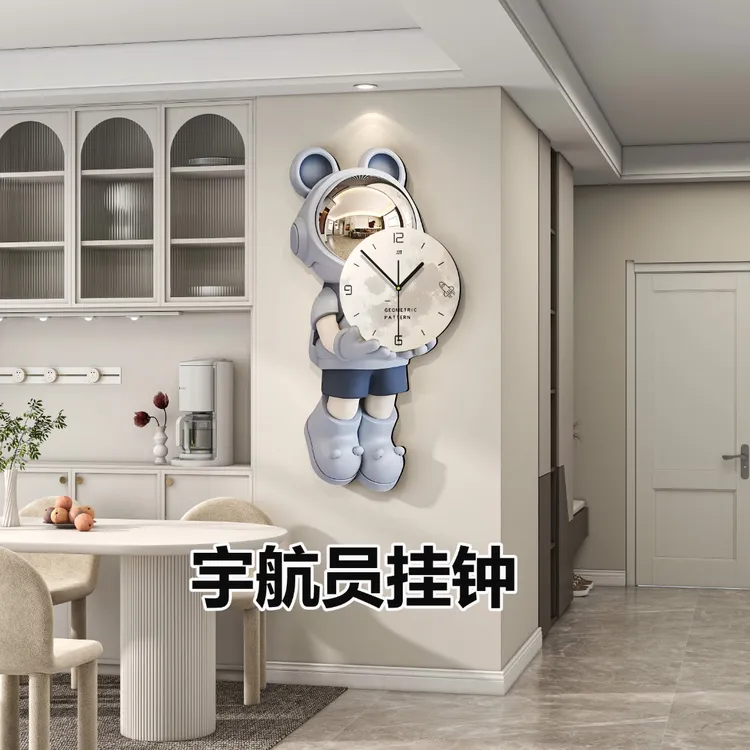 家用卡通客厅挂画挂钟现代创意钟钟表新款2025卧室静音布置时钟表