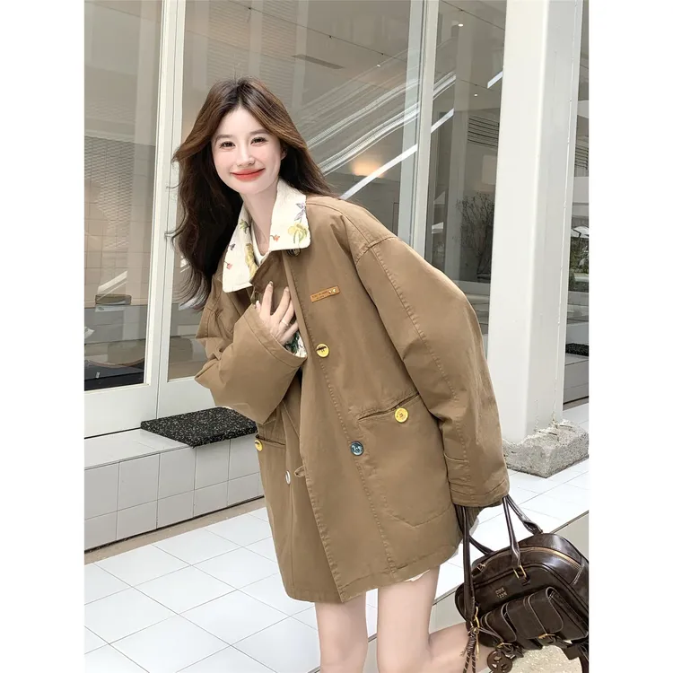 外套女秋韩系松弛感2025款巨好看显瘦文艺范撞色翻领短款拼接风衣