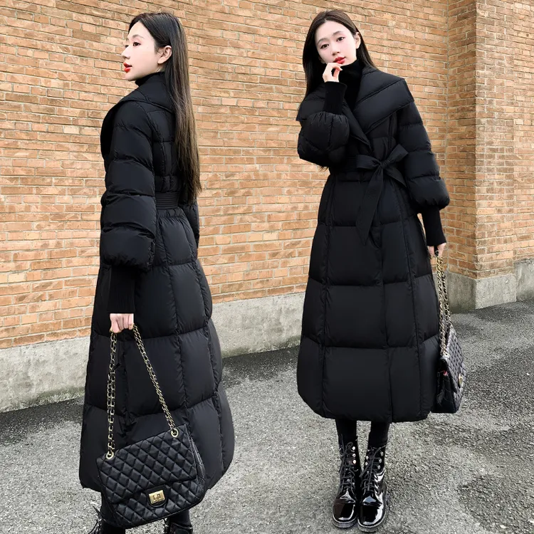 黑色系带翻领长款过膝外套2025新款女装冬季修身收腰长款羽绒服女