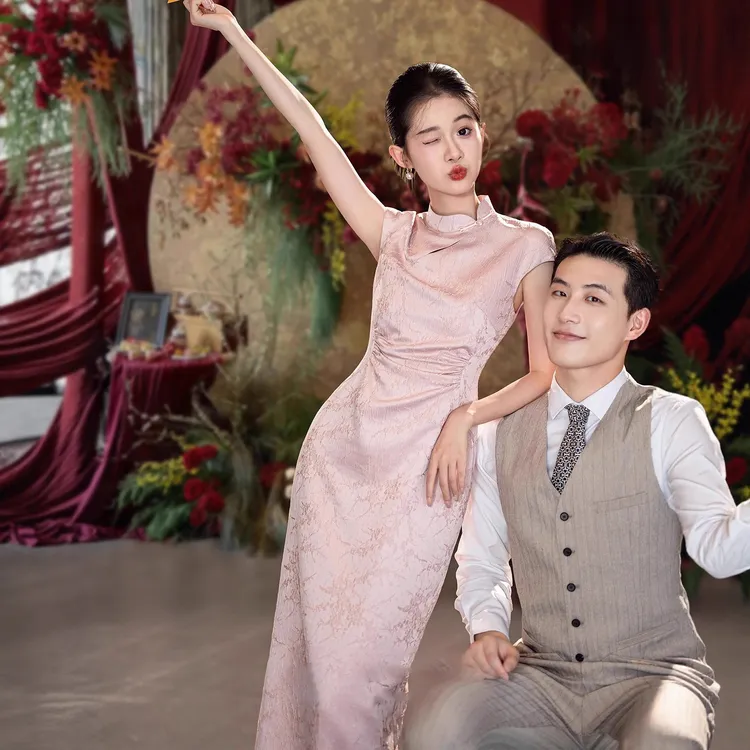 粉色订婚旗袍2025新款新中式年轻款结婚提花敬酒服国风回门礼服裙