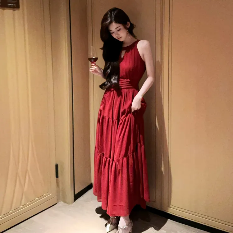 法式红色挂脖吊带连衣裙子夏季2025新款海边度假收腰沙滩长裙4176