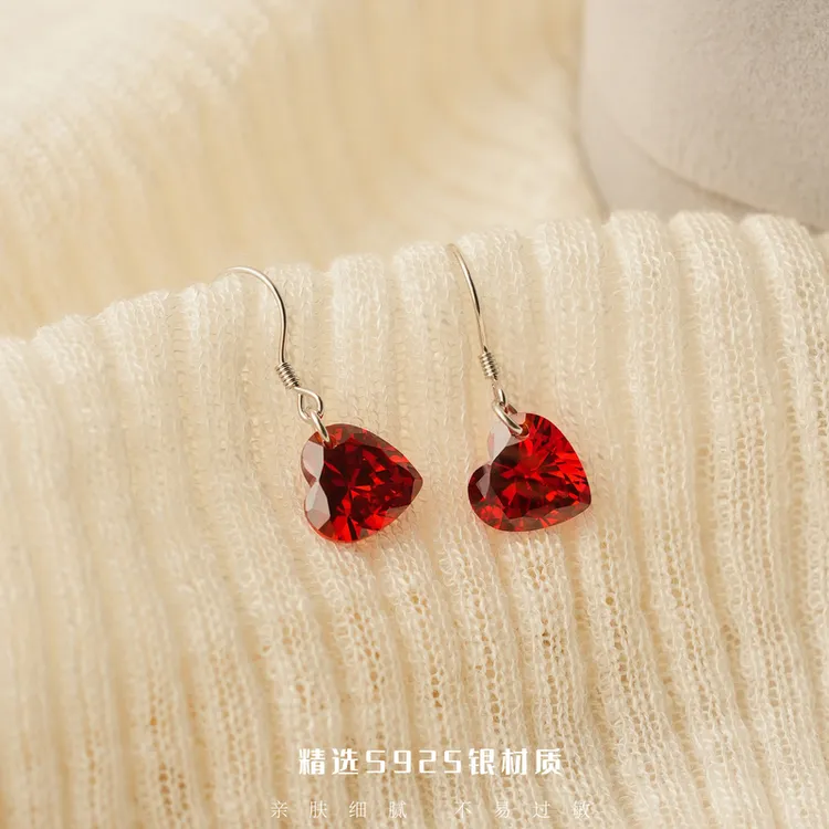 丽沁 925银耳饰 酒红色爱心耳钩超闪精致2024秋冬上新复古环