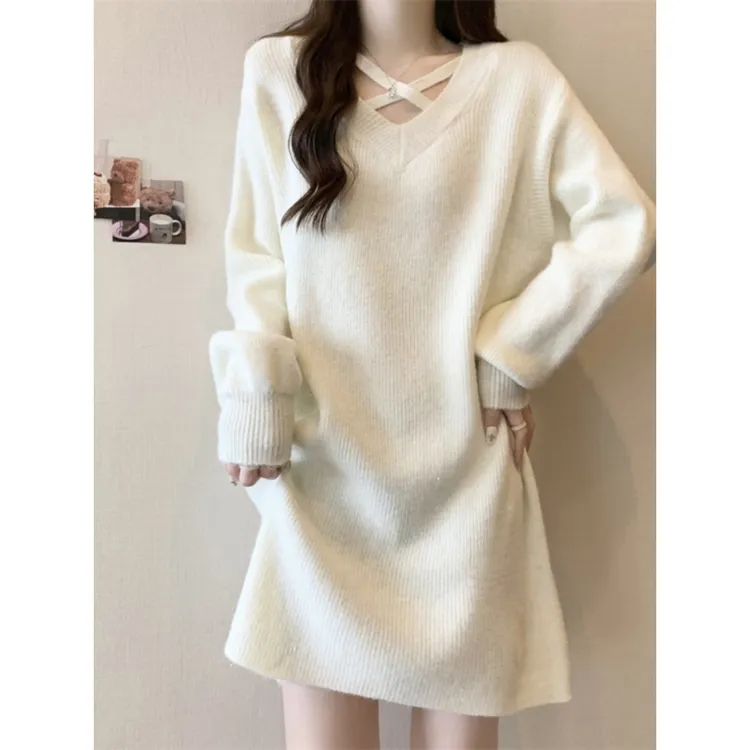时尚宽松V领内搭针织连衣裙女秋冬大码胖mm显瘦遮肚慵懒风毛衣裙