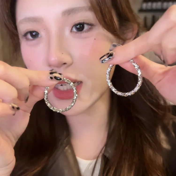 铜合金耳饰 碎银子圆圈耳环女爆款耳钉高级感夸张耳圈方圆脸耳饰