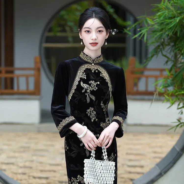 绝美新中式旗袍2025新款日常可穿复古妈妈改良连衣裙秋冬加厚长款