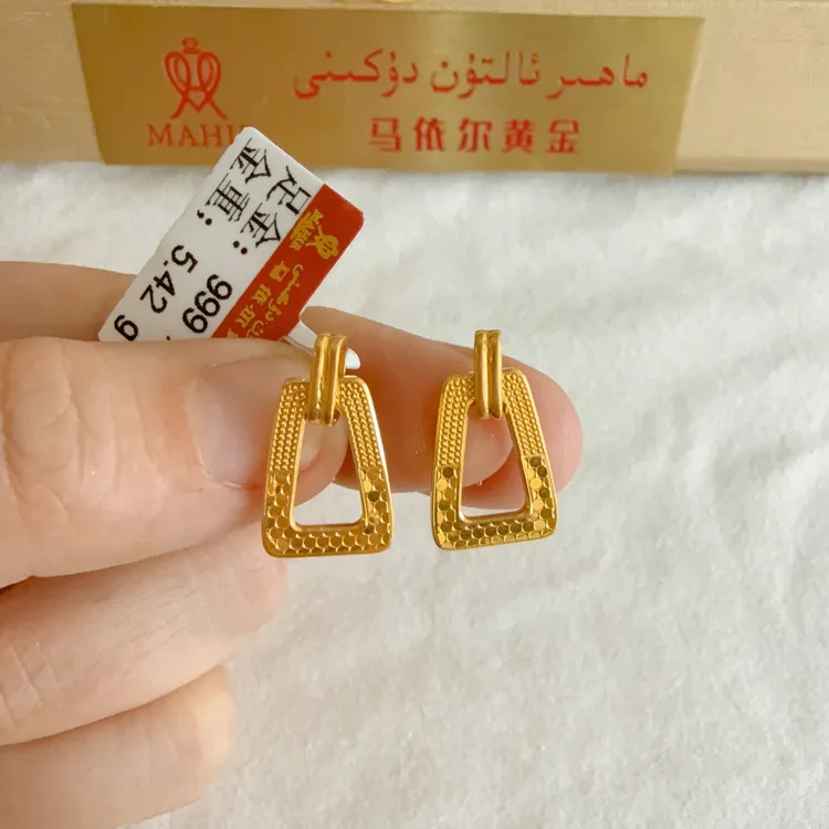 足金耳环5.42克（890/克）