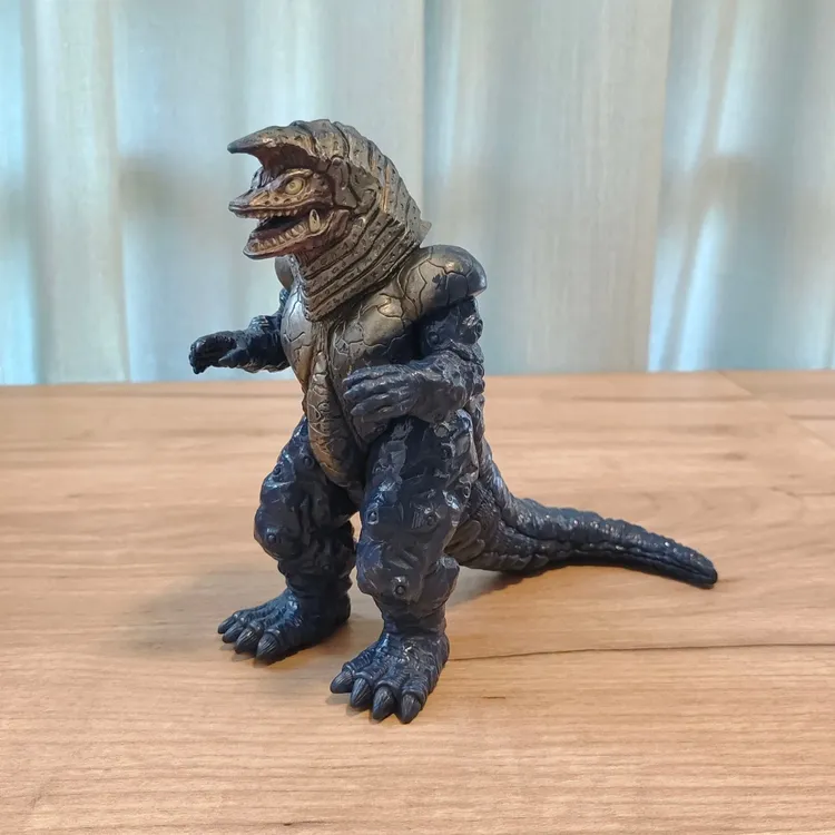 迪迦奥特曼 怪兽 哥尔赞 17cm 软胶 1996版 中古品