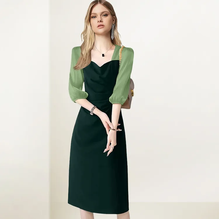 法式方领连衣裙女2025年秋装新款收腰修身显瘦小个子垂感A字裙潮