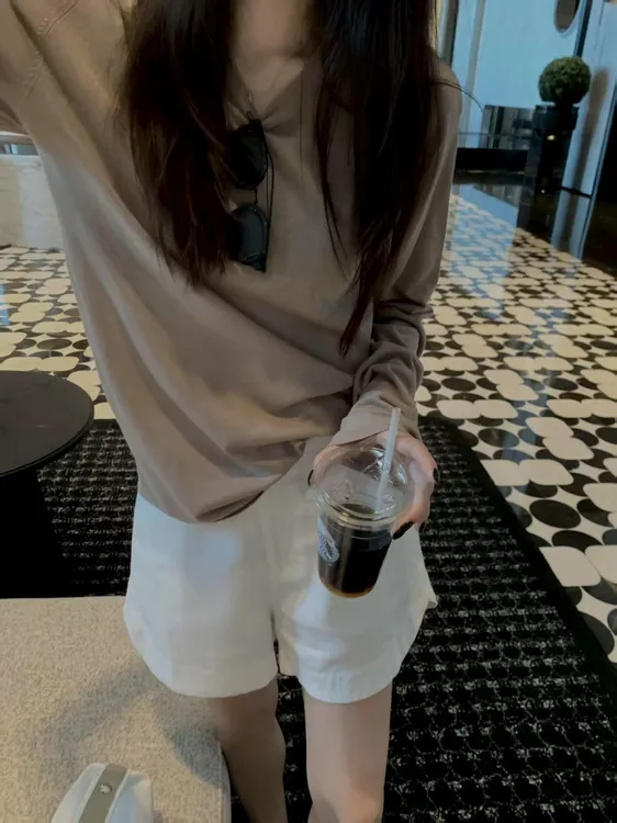 极简风穿搭韩版显瘦长款T恤2025新款休闲风时尚高腰显瘦短裤套装