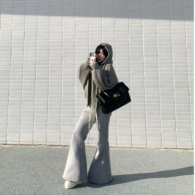 美式灰色微喇叭休闲裤女秋冬2025新款百搭修身显瘦垂感拖地长裤