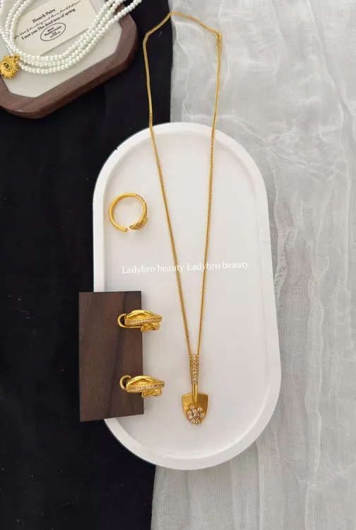 铜合金亚克力项链 古法錾刻点钻金铲铲项链三件套气质个性高颜值