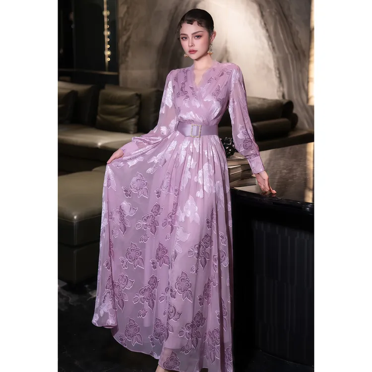 ZEROYK2025春季新款气质名媛复古提花V领长袖收腰显瘦大摆连衣裙