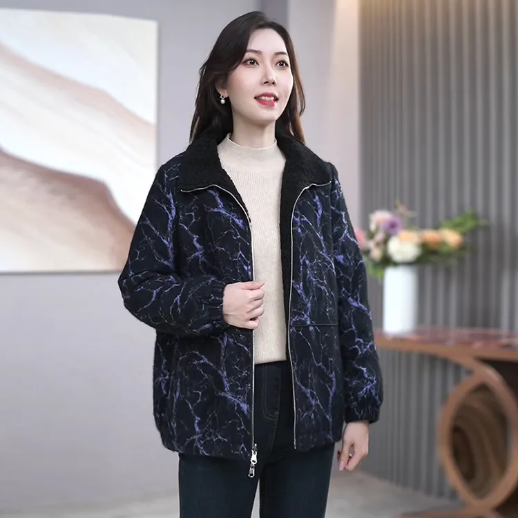 A23202阿吉多加厚保暖连帽外套女冬新款设计感正反双面穿大码棉衣