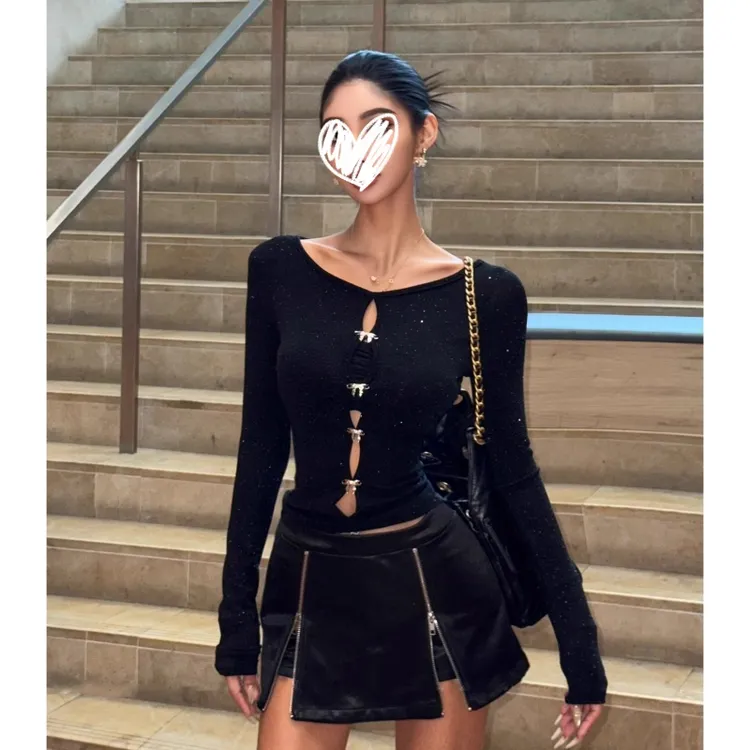 2025年性感镂空"前后两穿"亮丝烫钻小众氛围感蝴蝶金属扣辣妹上衣