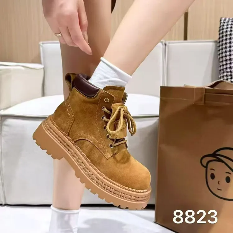 马丁靴女爆款高帮厚底增高小个子鞋