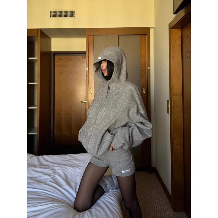 秋冬灰色连帽两件套毛衣女秋宽松慵懒针织开衫套装