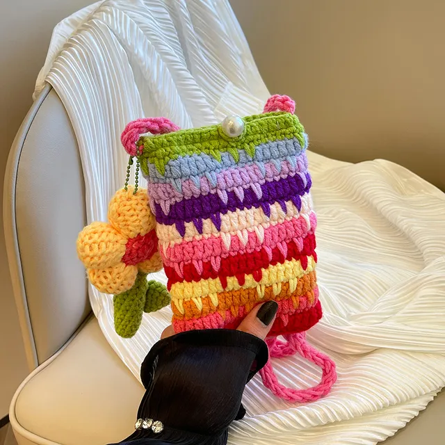 毛线编织手机包女2025新款多巴胺彩虹针织包单肩斜挎迷你小包包