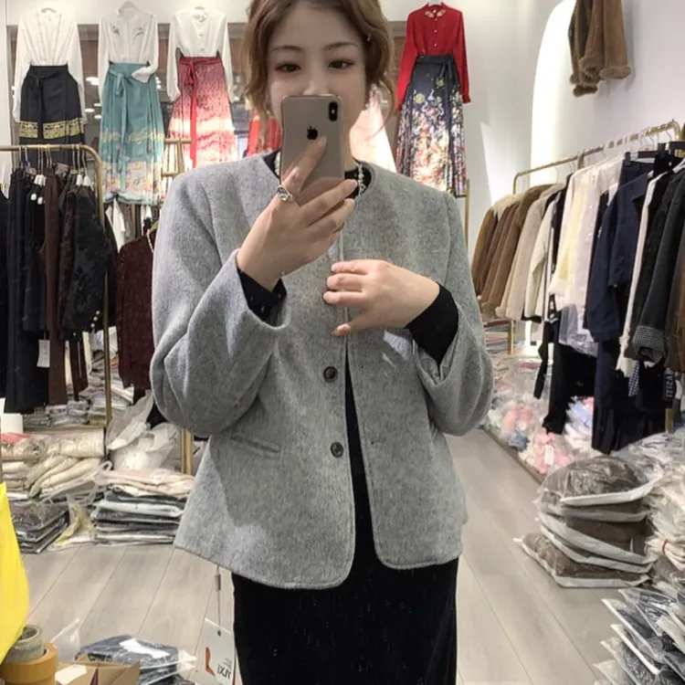 圆领单排扣高级感短款女士毛呢大衣时尚百搭休闲气质小香风秋季