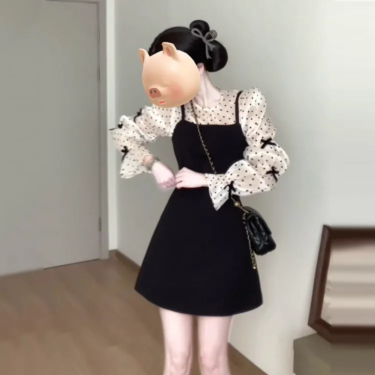 【钟钟shop】黑色吊带波点连衣裙子女早秋季2025新爆款小个子香风短裙套装6595