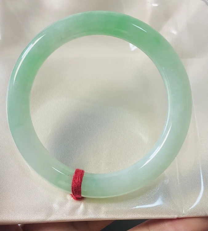 52/9 冰阳绿圆条细润翡翠时尚精美百搭