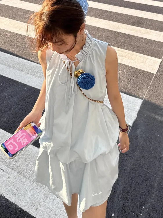 2025夏季新款韩系温柔风系带松弛廓形收腰设计感花苞水母裙连衣裙