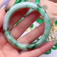 翡翠手镯未镶嵌翡翠