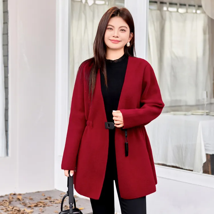 MsShe大码女装2025冬装气质皮袢牛角扣V领仿貂毛衣外套M2509079