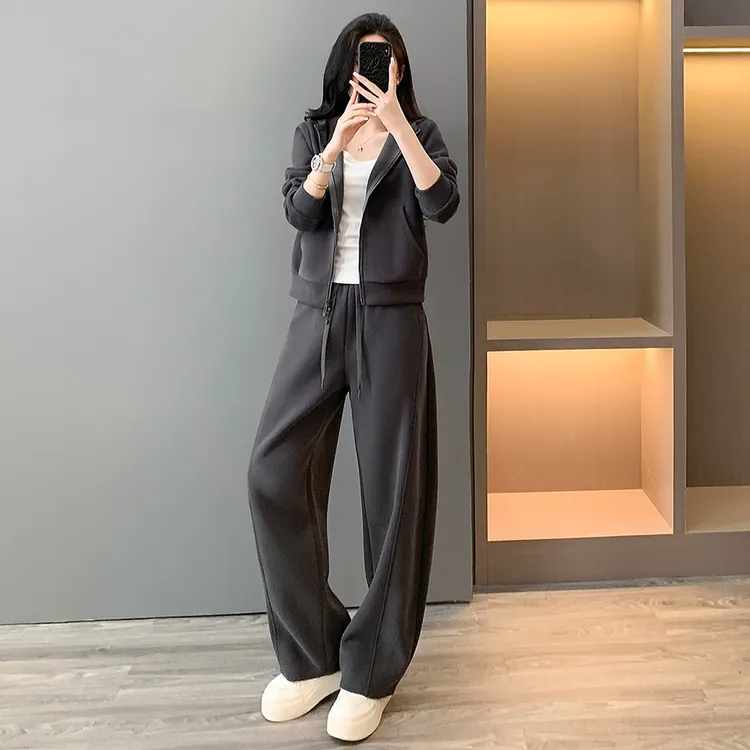 韩版休闲运动套装女秋季2025新款慵懒风宽松连帽卫衣阔腿裤三件套
