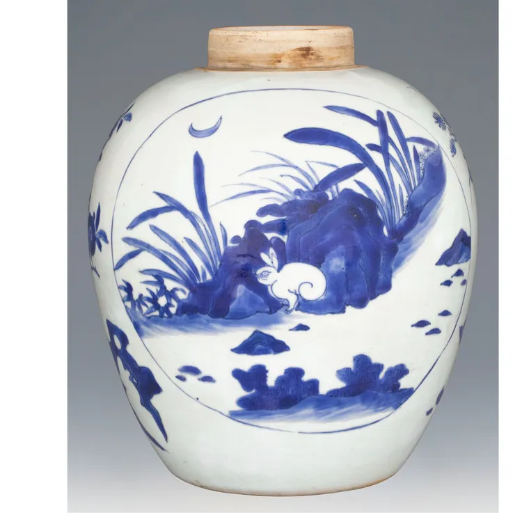 青花开光雄鹰白兔纹罐青花凤纹橄榄尊，独特青花瓷器珍品