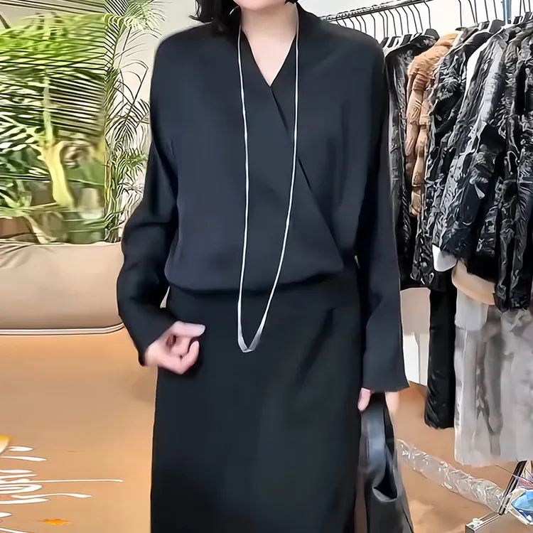 法式复古高级感黑色长袖衬衫女2025早秋新款气质宽松通勤V领衬衣