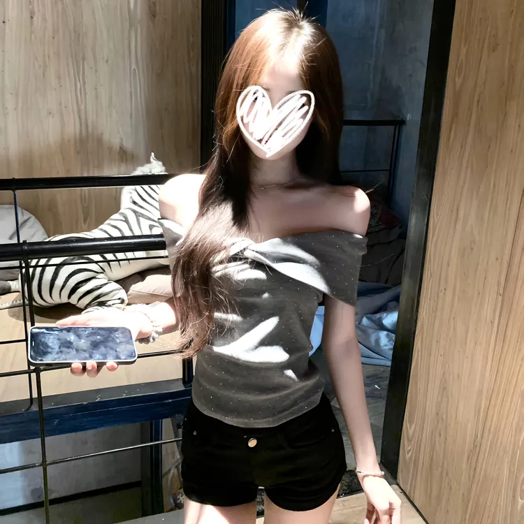 美式辣妹风一字肩扭结亮片T恤女夏季性感露肩修身显瘦百搭短上衣