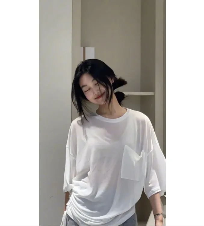 2025夏季慵懒风松弛感穿搭不规则微透上衣休闲裤两件套