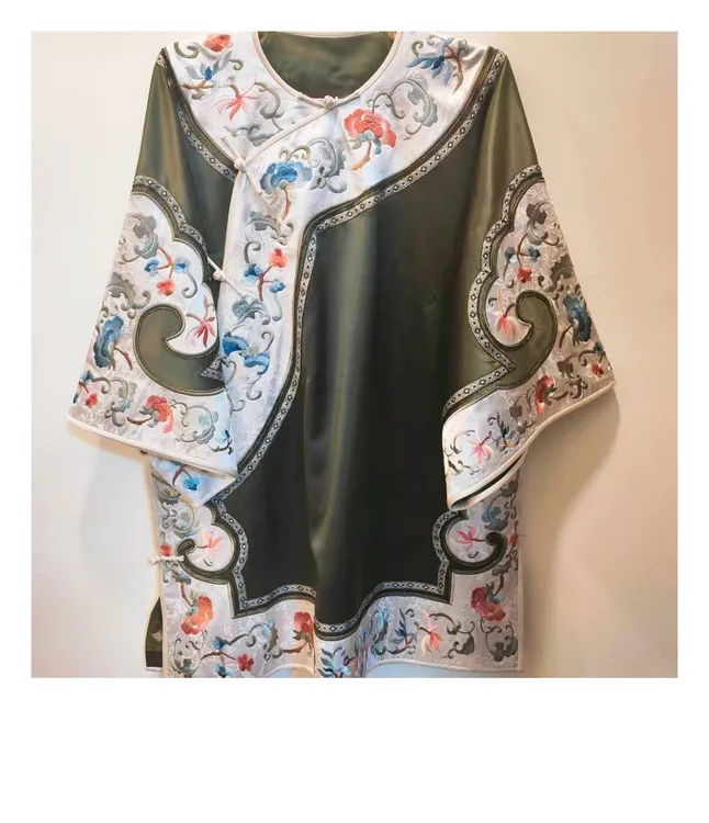 刺绣圆领古风女装中国风