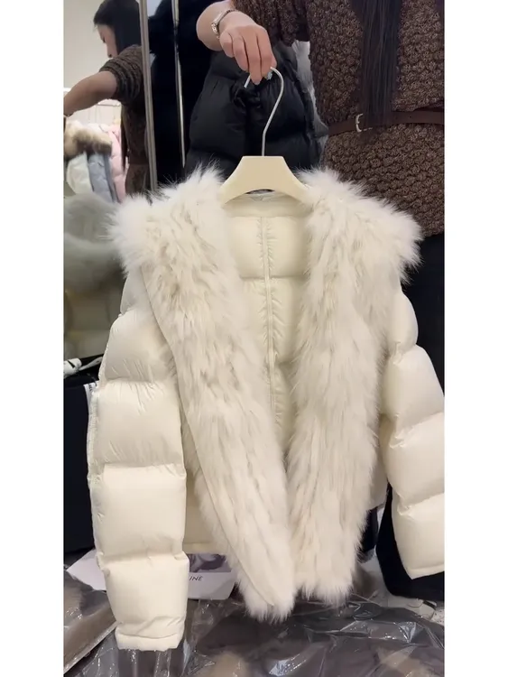 韩系米白色大毛领短款羽绒服女2025冬季新款保暖面包服气质厚外套