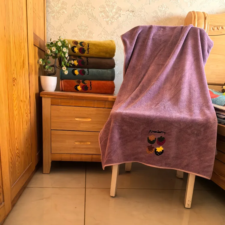 草莓款-加大加厚柔软可爱成人家用洗澡速干绣花大浴巾吸水