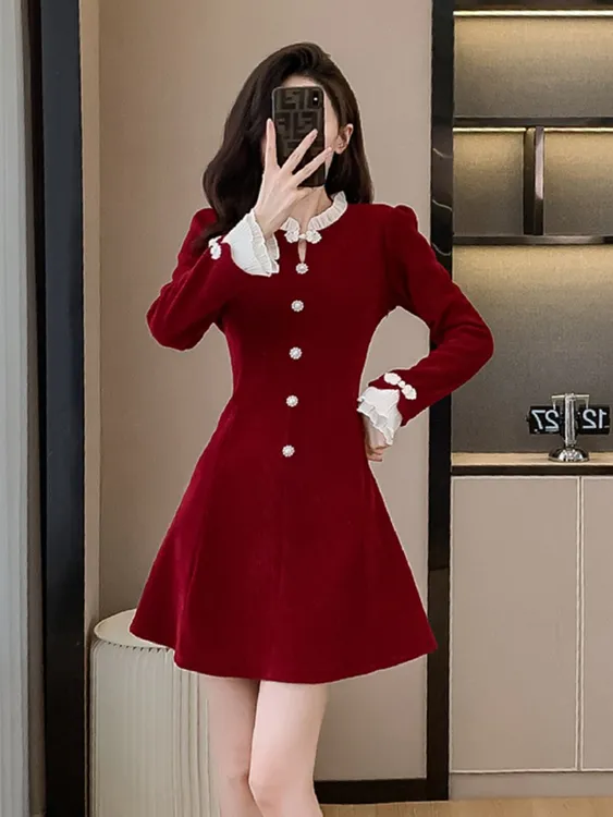 2026初春新款法式复古轻奢时尚独特别致显瘦女神范名媛气质连衣裙