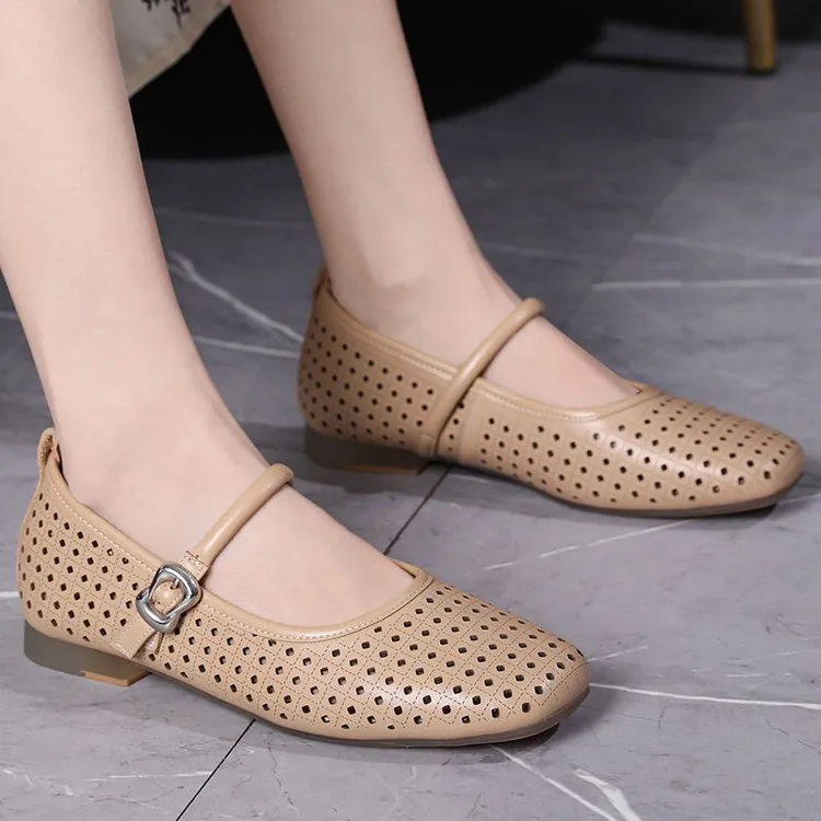 2025真皮平底洞洞包头妈妈软底夏季镂空34-43女鞋舒适透气42凉鞋