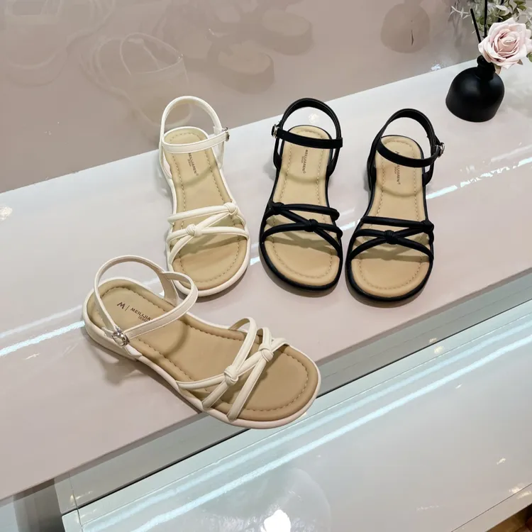 凉鞋女2025夏季新款舒适休闲露趾女士低跟一字扣带平底女鞋子爆款