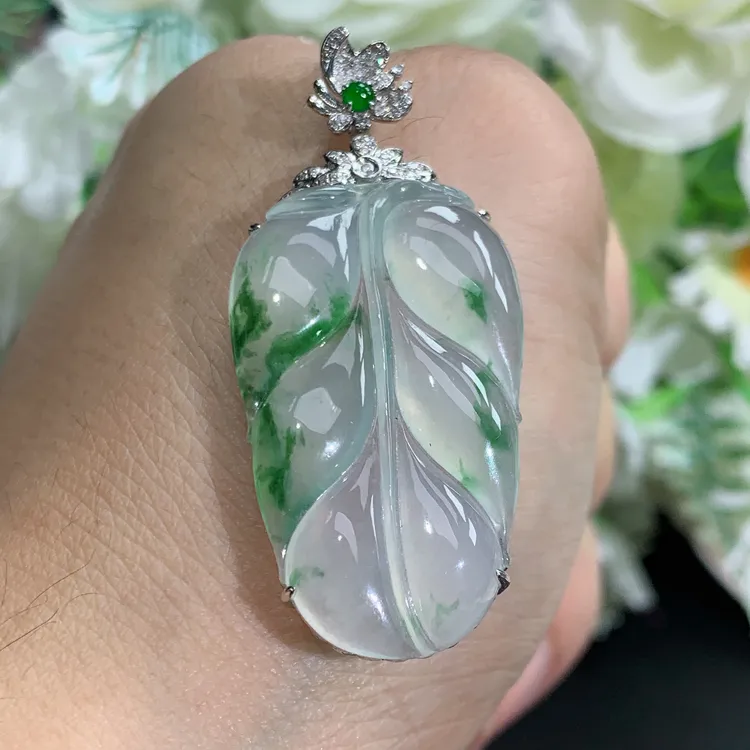 尺寸49.4×21.7×7.2缅甸天然翡翠A货18k金正冰胶飘绿花叶子吊坠