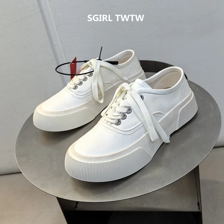 SGIRL TWTW2025年秋季新款全真皮圆头平底系带防滑透气休闲板鞋女